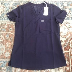 NWT FIGS CATARINA TOP PURPLE SHADOW XXS